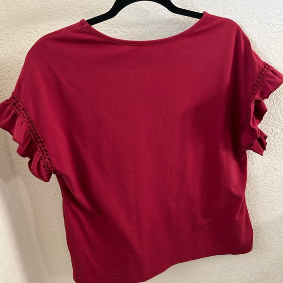 Red top - Picture 2 of 8